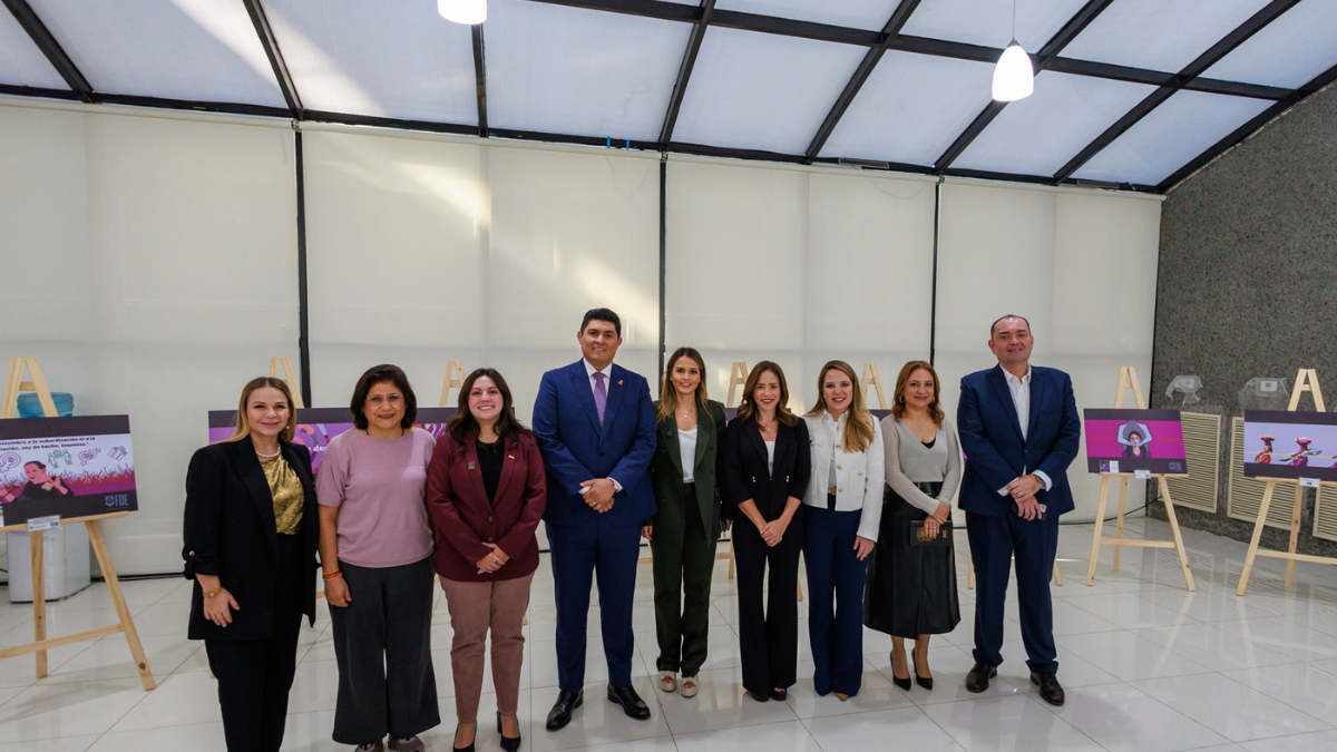 Violencia De Género. Exhibición ·tú, Yo, Nosotras". Lorena De La Garza - Los Industriales