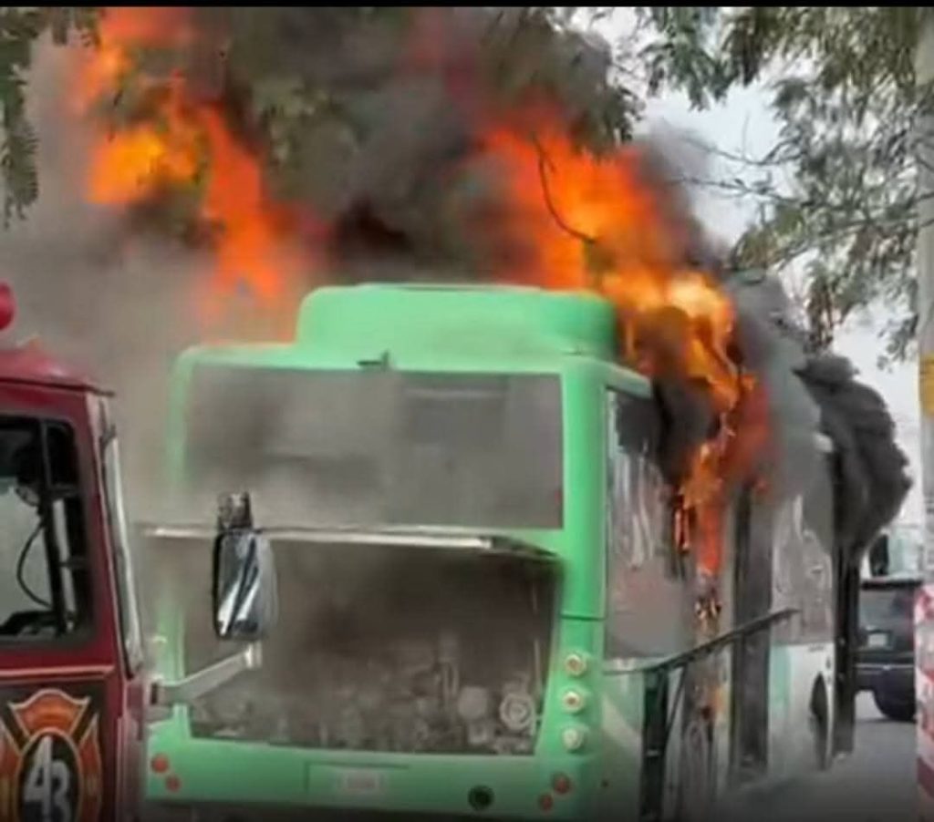 Ruta-urbana-transporte-público-camiones-nuevos-seguridad-vial