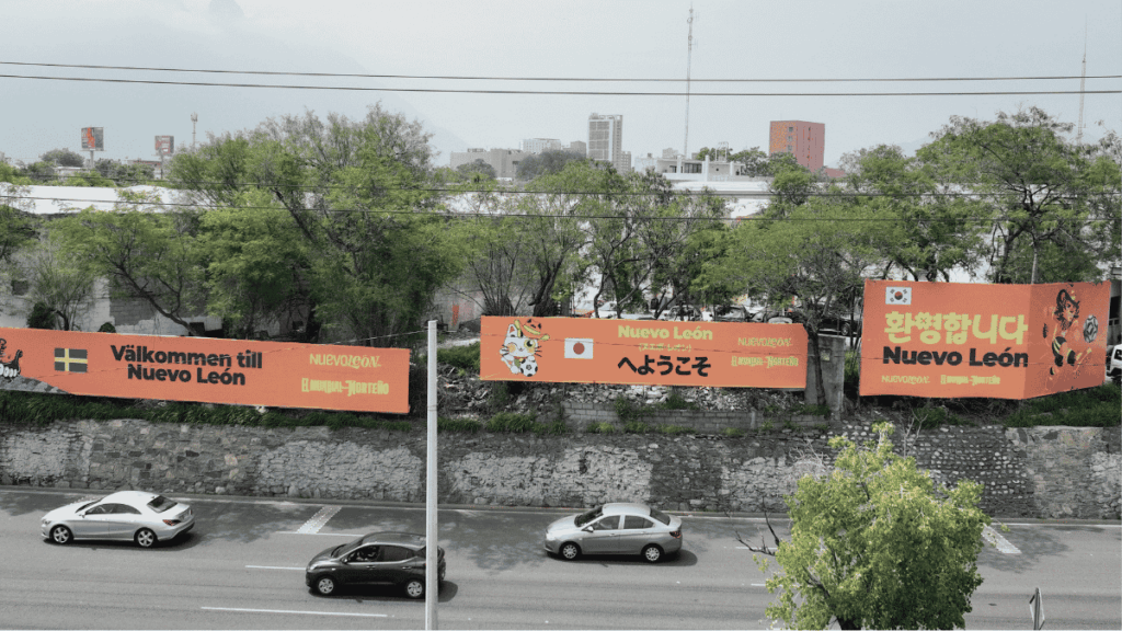 La Administración Emecista Coloca Logos Naranjas - Los Industriales