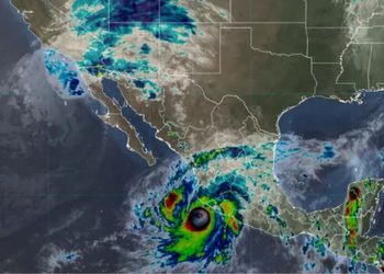 Huracán Simon En El Pacífico Mexicano - Los Industriales